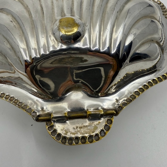 VINTAGE E & JL (E&J LEEK) SILVER PLATE CLAM SHELL BUTTER DISH W/ FROSTED GLASS - Picture 4 of 16